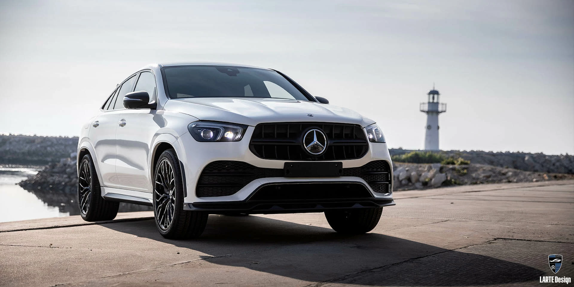 Kaufen Sie das Body-Kit 2024 für den Mercedes-Benz GLE Coupe GLE 53 4MATIC+ С167 MANUFAKTUR in Diamantweiß metallic