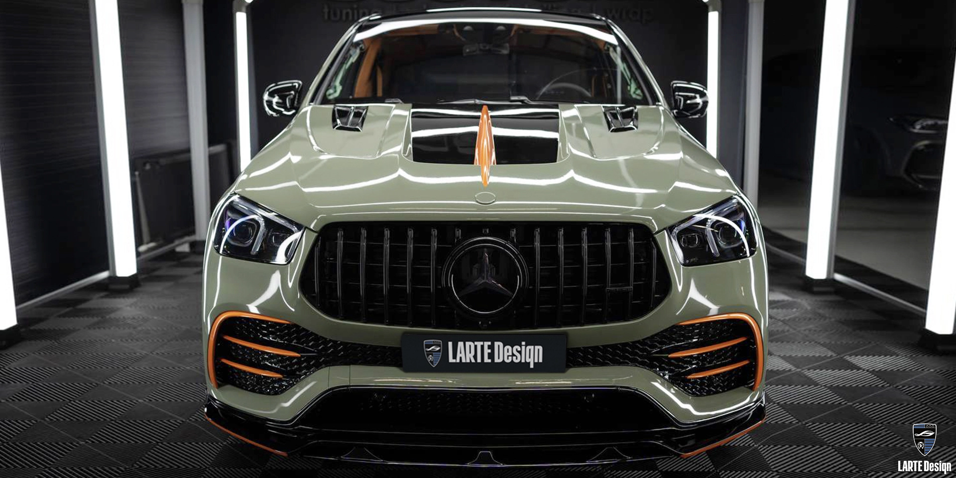 Erhalten Sie Kohlefaser-Schürzen für den Mercedes-Benz GLE Coupe 53 4MATIC+ С167 Lila Folierung 2024