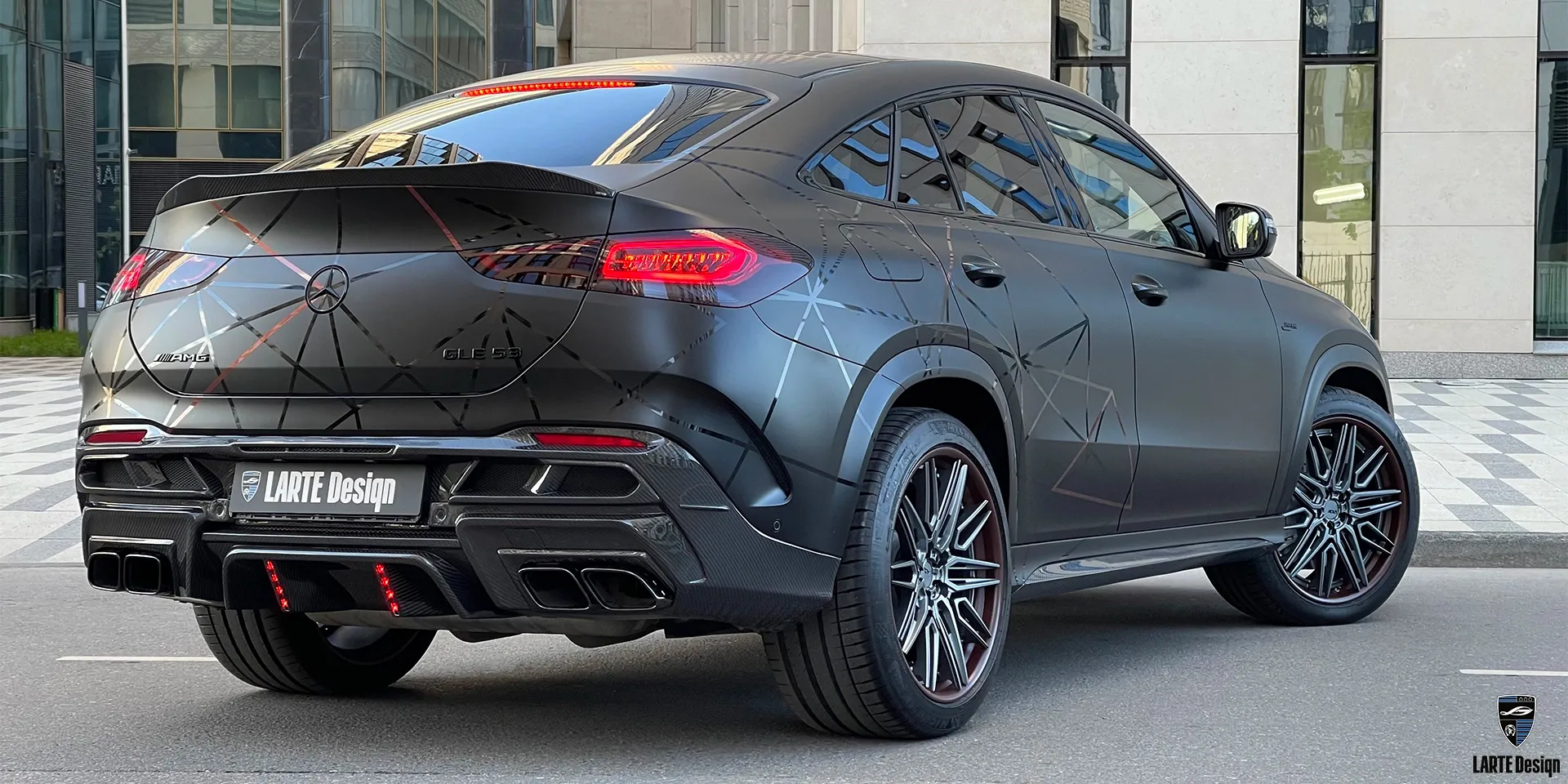 Kaufen Sie einen Kohlefaser-Heckschürzendiffusor für den Mercedes-Benz GLE Coupe 53 4MATIC+ С167 mit Folierung 2021