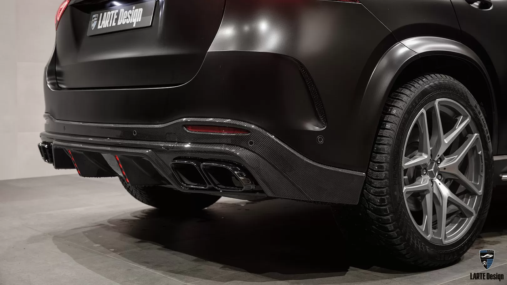 Carbon fiber rear bumper diffuser for Mercedes GLE V167 by LARTE Design