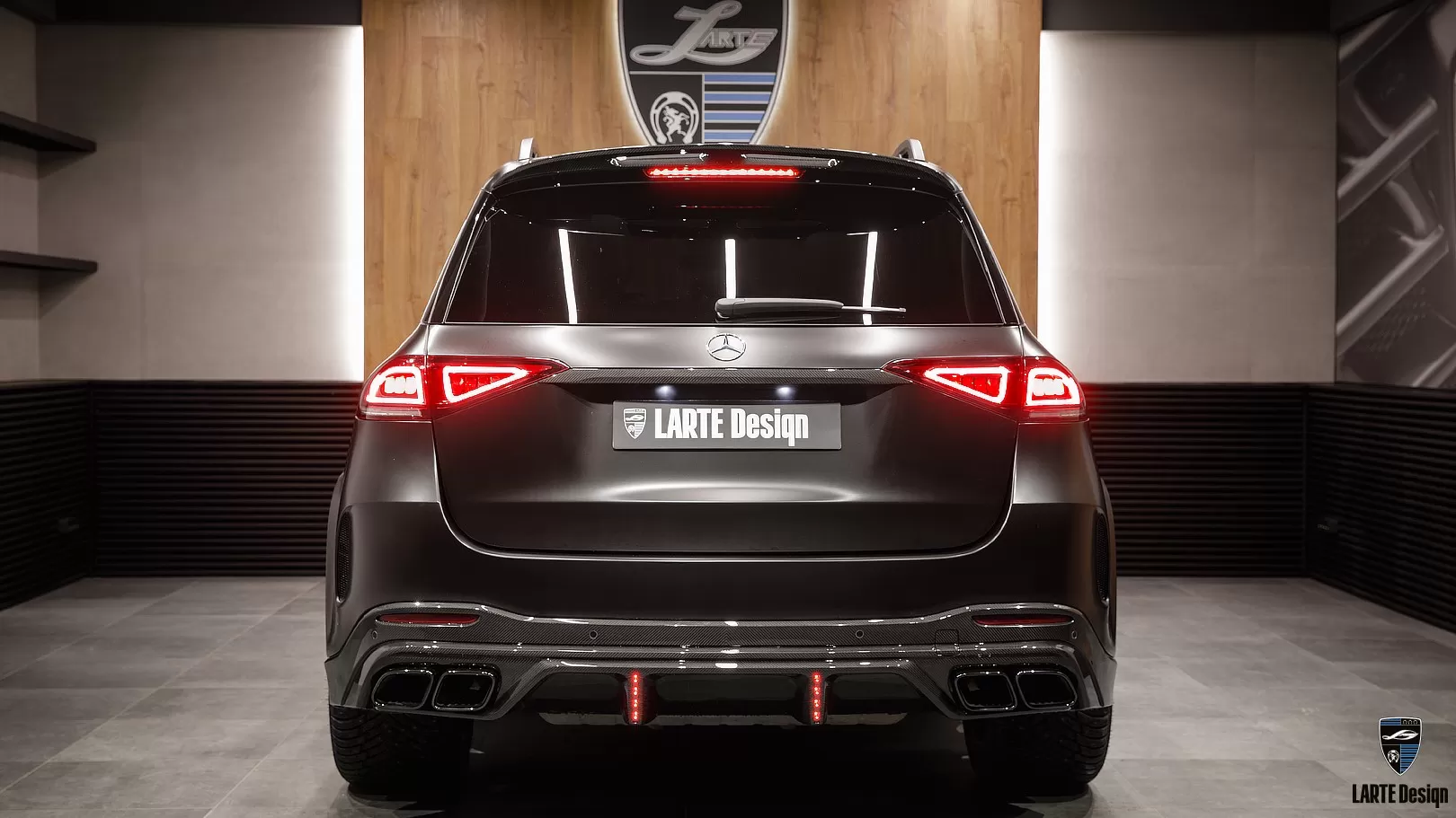 Carbon rear diffuser with brake lights for Mercedes GLE V167 by LARTE Design