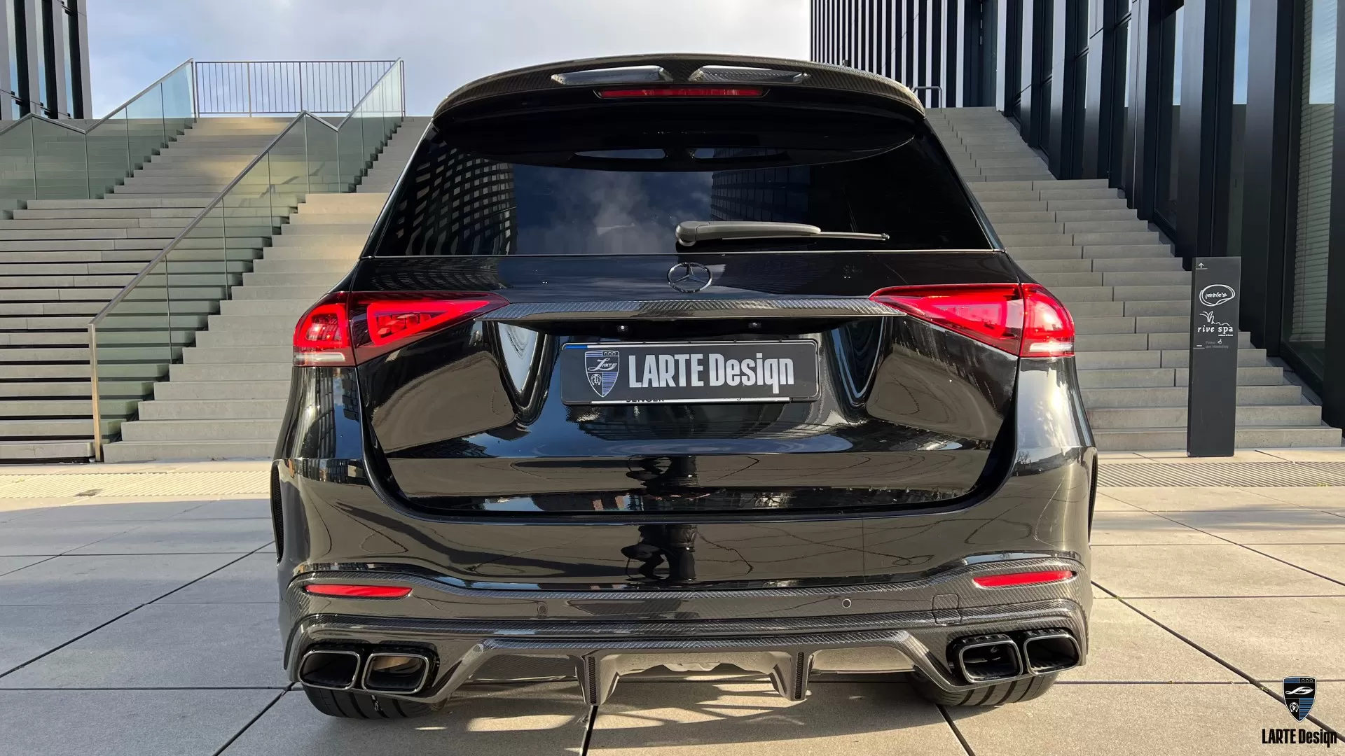 Rear bumper diffuser for Mercedes GLE V167 by LARTE Design