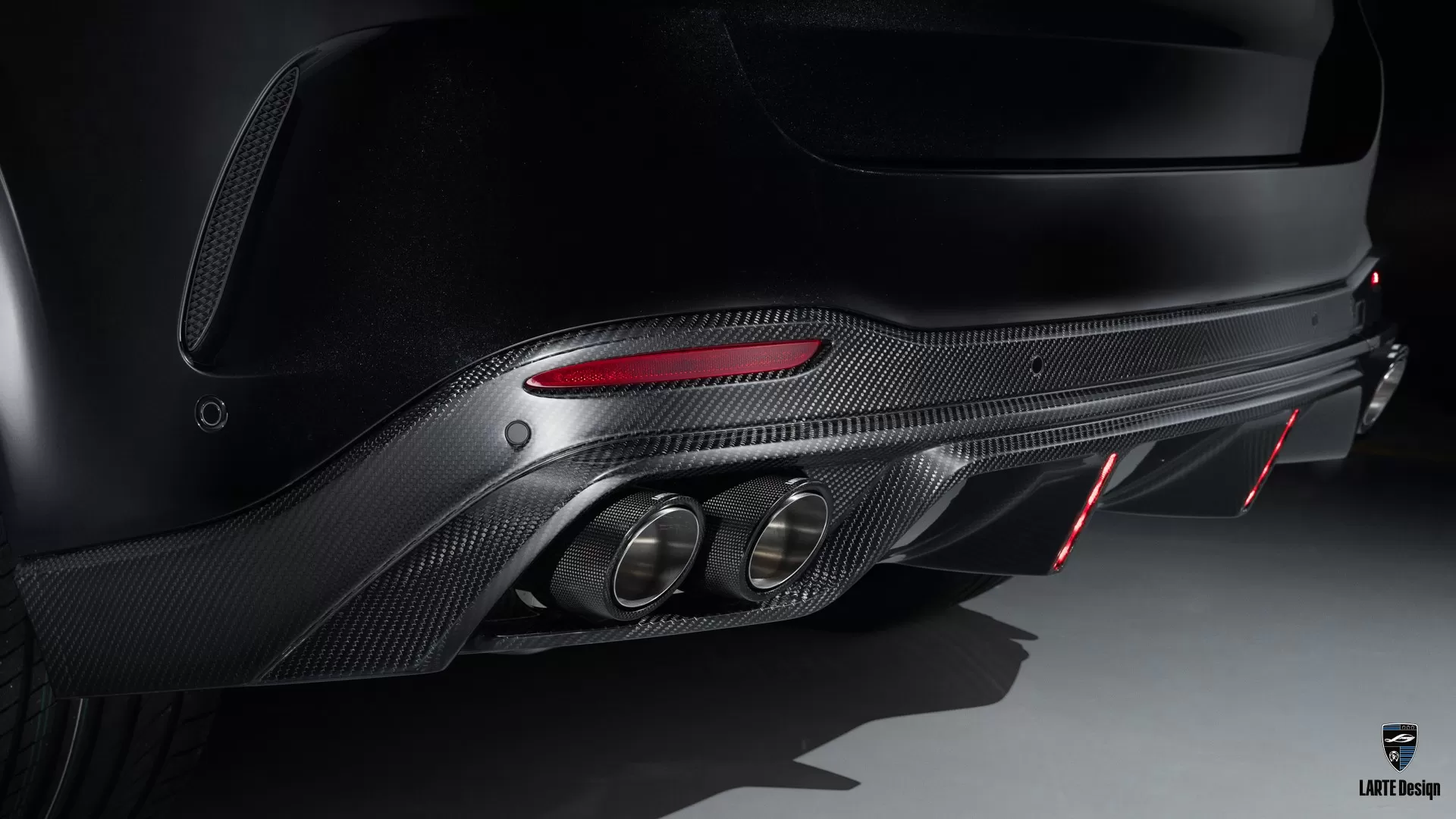 Rear diffuser with LARTE's exhaust tips for Mercedes GLE V167 by LARTE Design