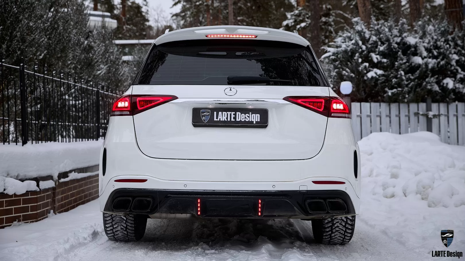 Custom roof spoiler for Mercedes GLE V167 by LARTE Design