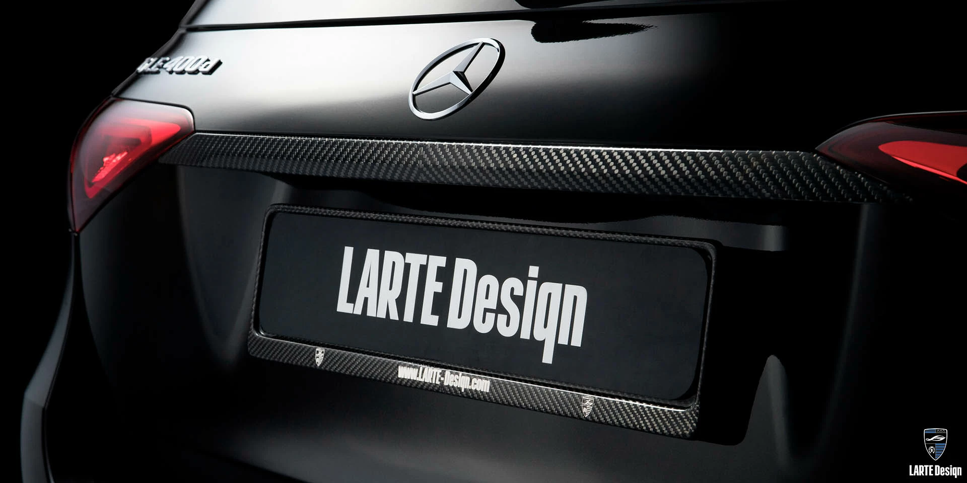 Kaufen Sie verschiedene Autokarosserieteile für den Mercedes-Benz GLE 450 4MATIC Sport Plus in Obsidianschwarz metallic 2024