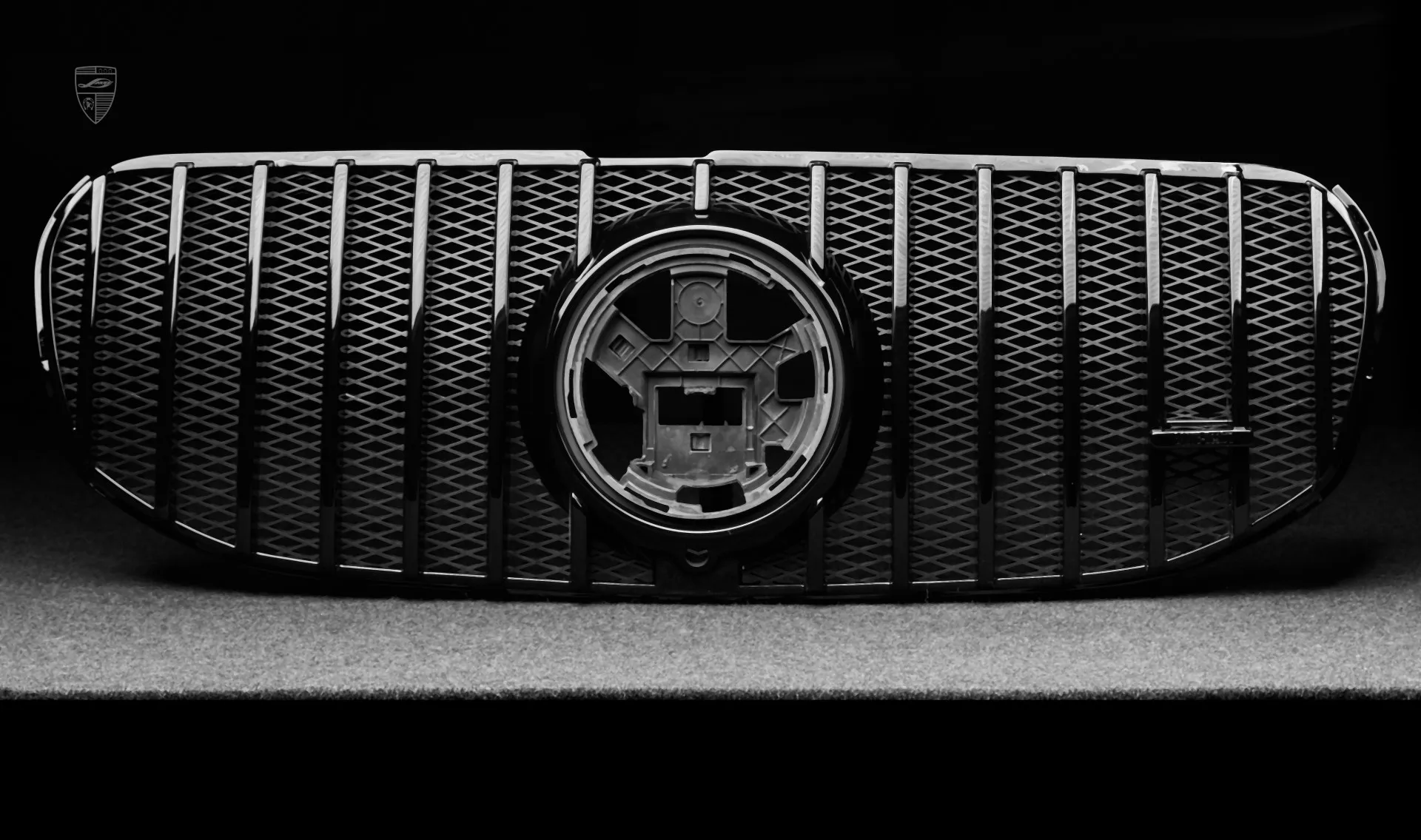 Grille trim upgrade for your SUV Mercedes GLS AMG 63 X167 Facelift from LARTE Design