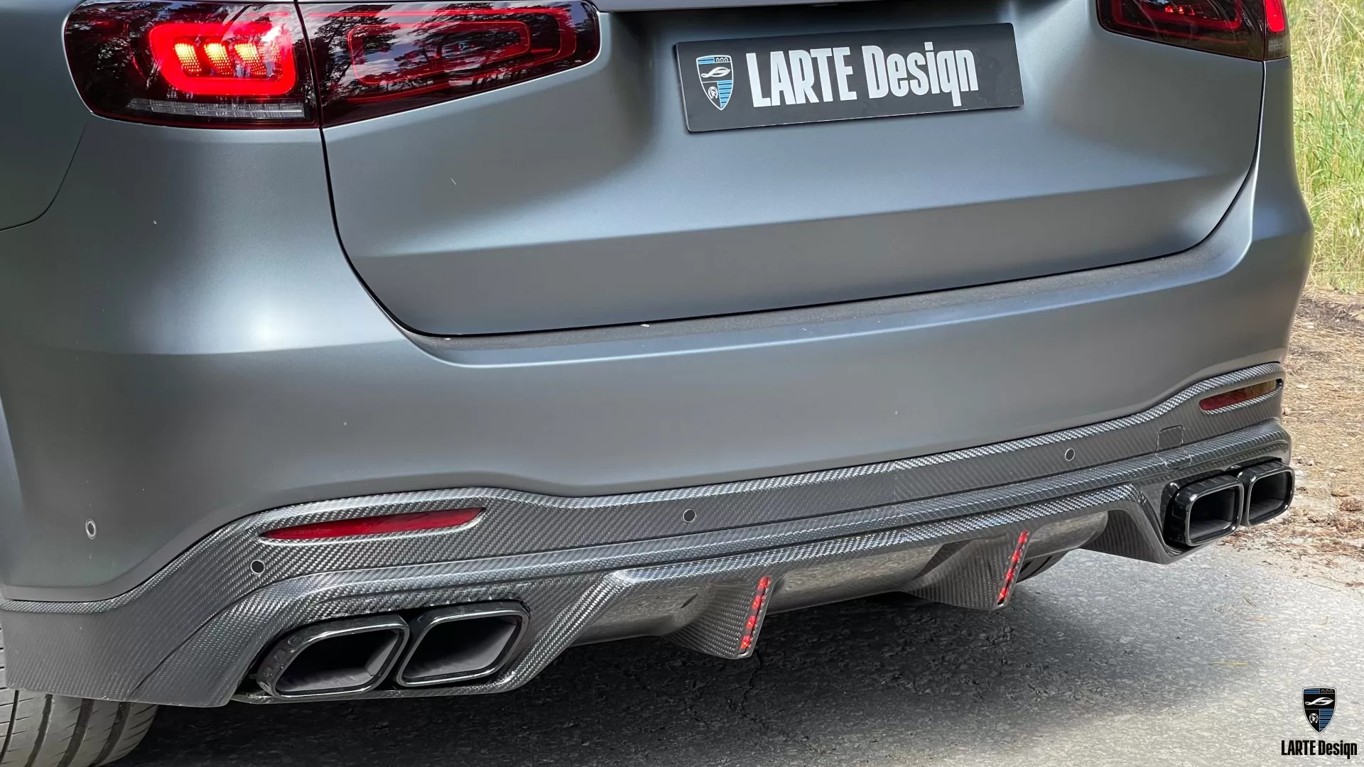 Rear diffuser for Mercedes Benz GLS X167 with AMG 63 exhaust tips by LARTE Design