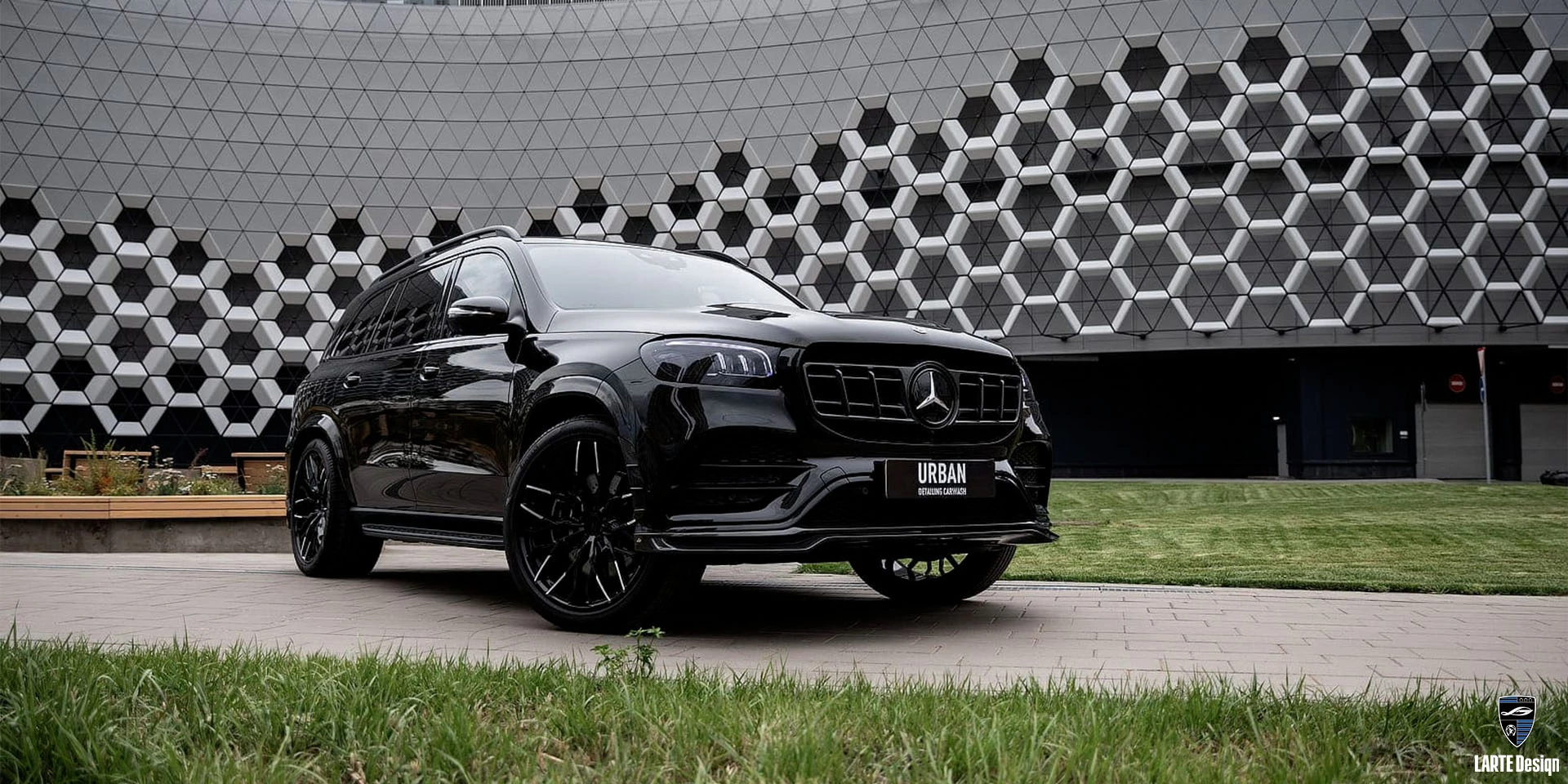 Kaufen Sie aerodynamische Frontlippe aus Kohlefaser für Mercedes Benz GLS 450 4MATIC Premium Plus Х166 obsidianschwarz