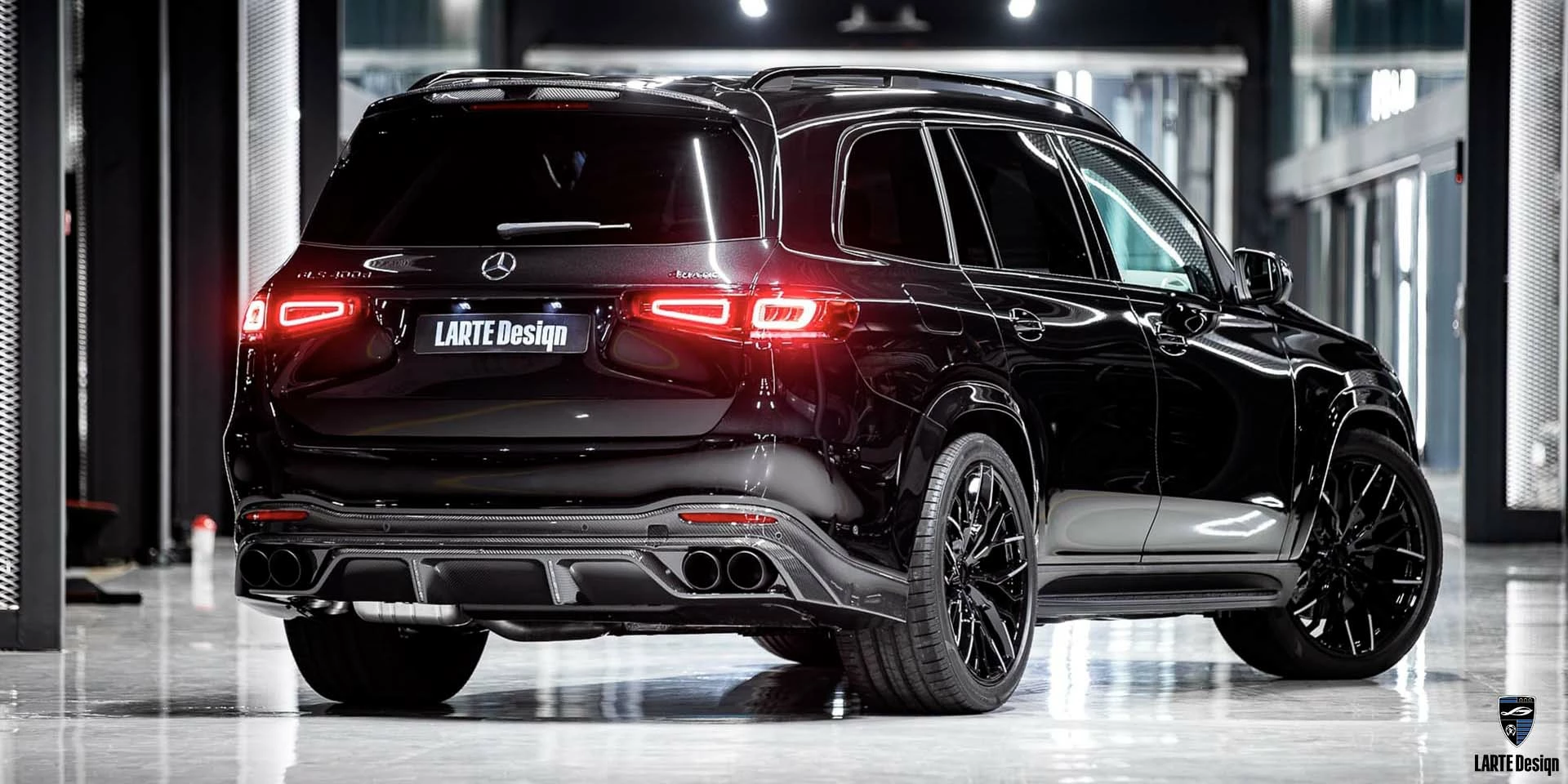 New exhaust tips for Mercedes Benz GLS X167 Obsidian Black metallic by LARTE Design