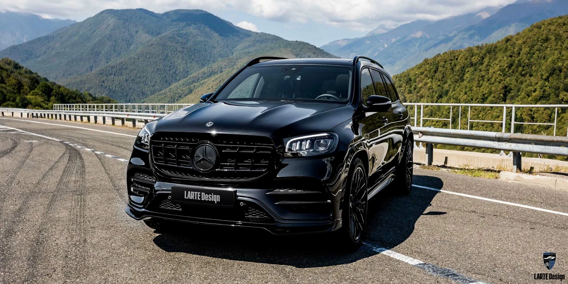 Kaufen Sie einen Frontstoßfänger-Splitter aus Kohlefaser für Mercedes Benz GLS 450 4MATIC Premium Plus Х166 obsidianschwarz