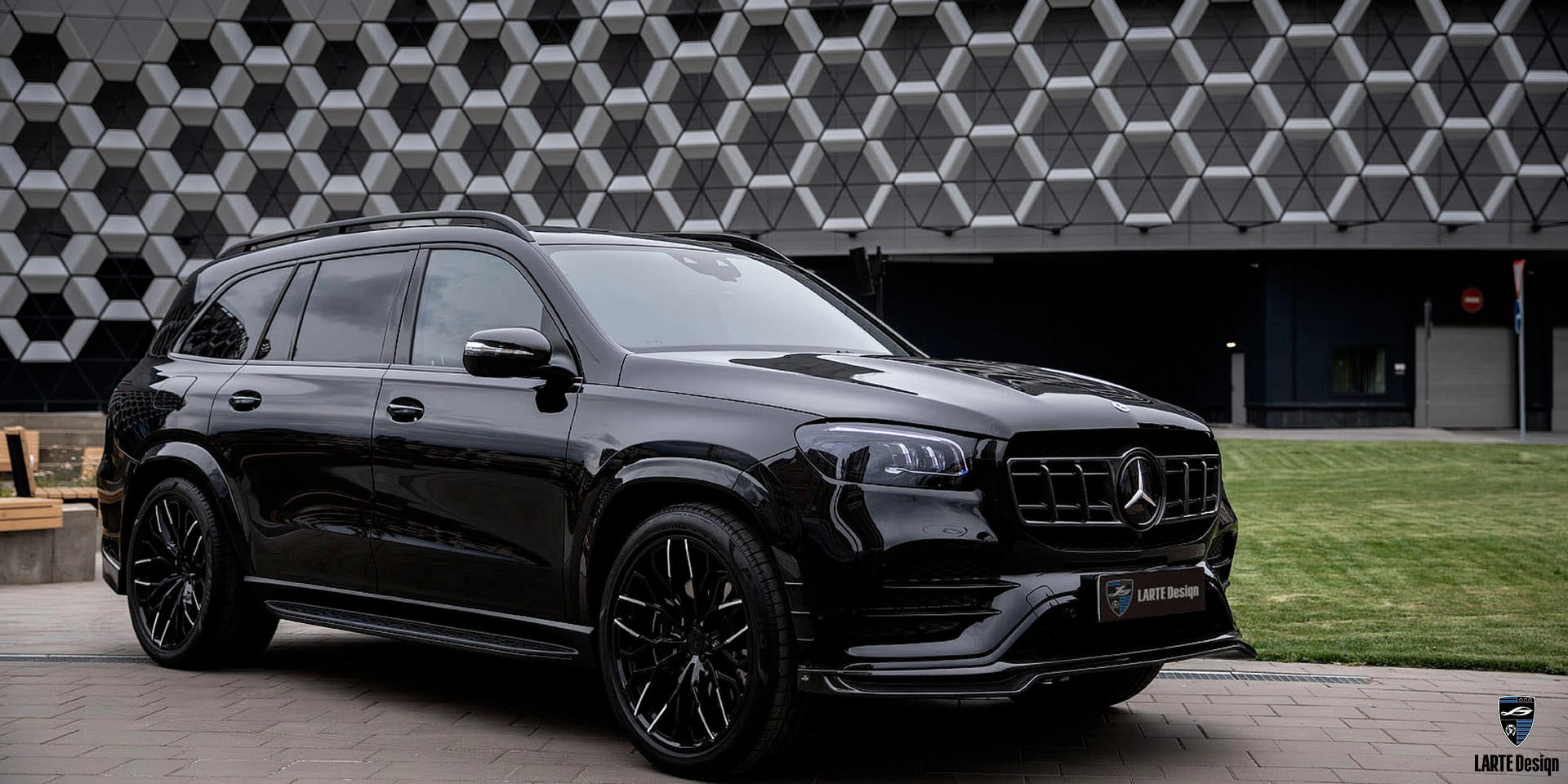 Foto Mercedes GLS 2021 mit Bodykit Winner von LARTE Design