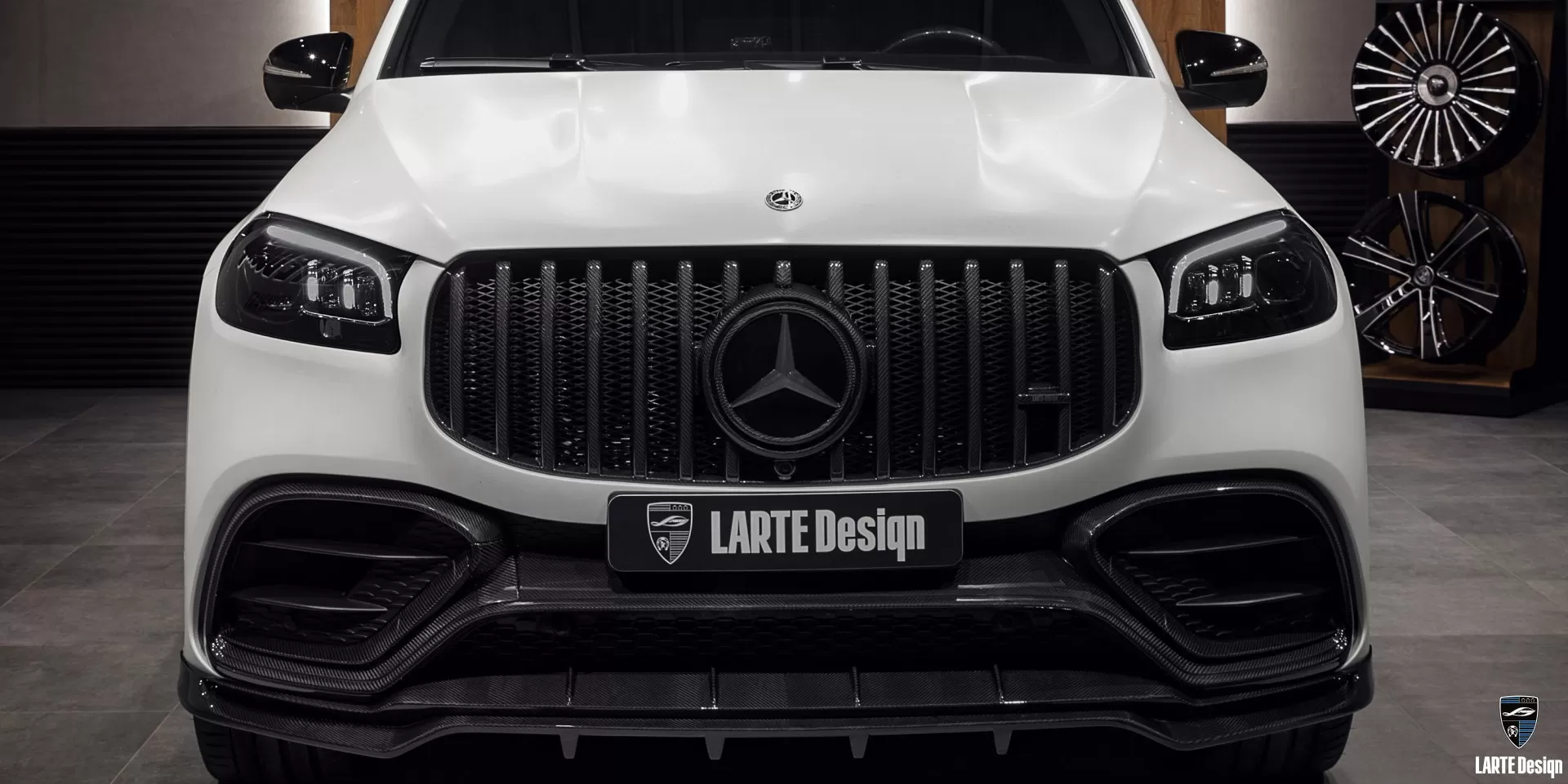 Carbon fiber front grille for Mercedes GLS 63 AMG X167 from LARTE Design