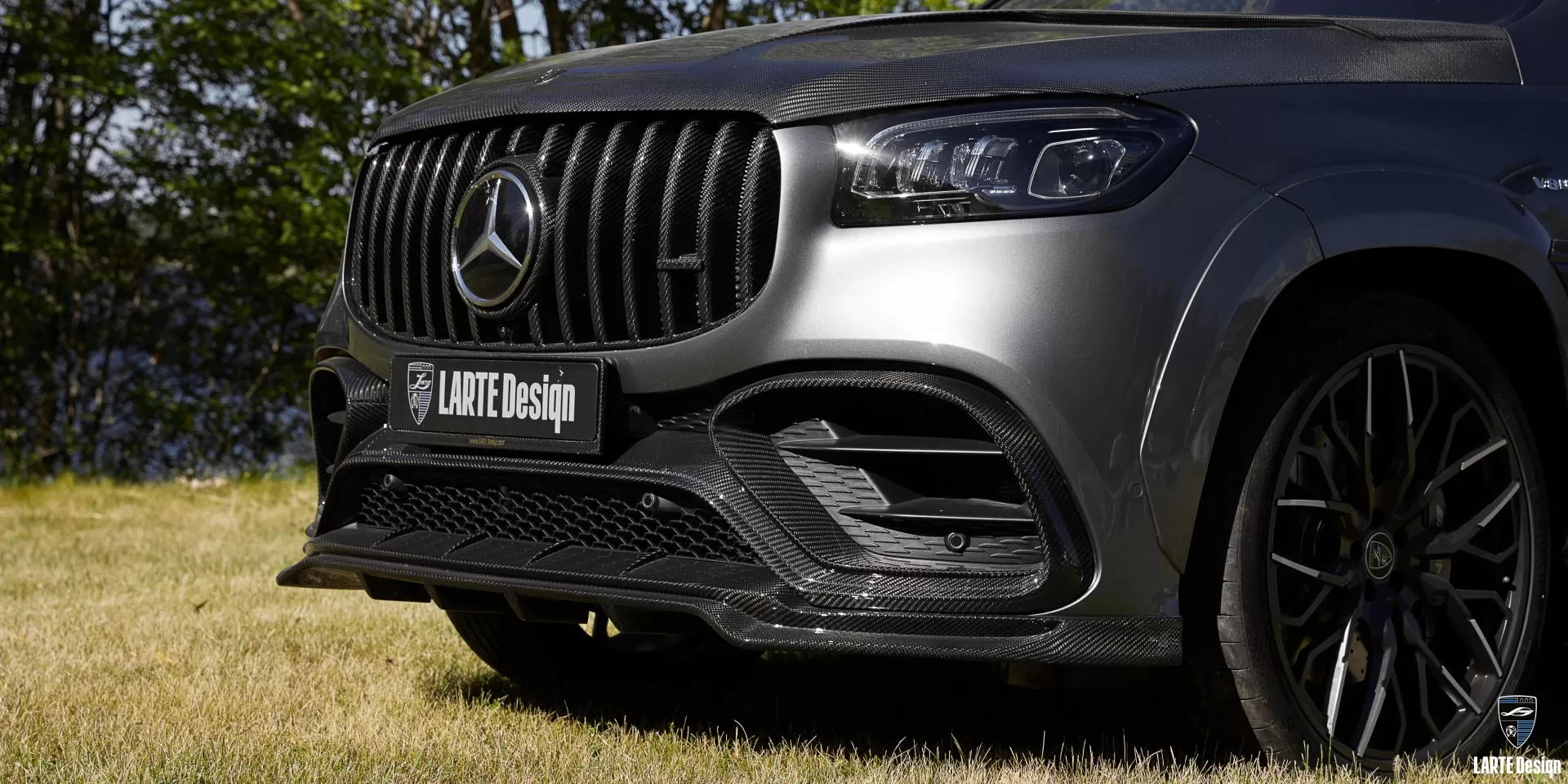 Carbon front grille and bumper lip for Mercedes GLS 63 AMG X167 from LARTE Design