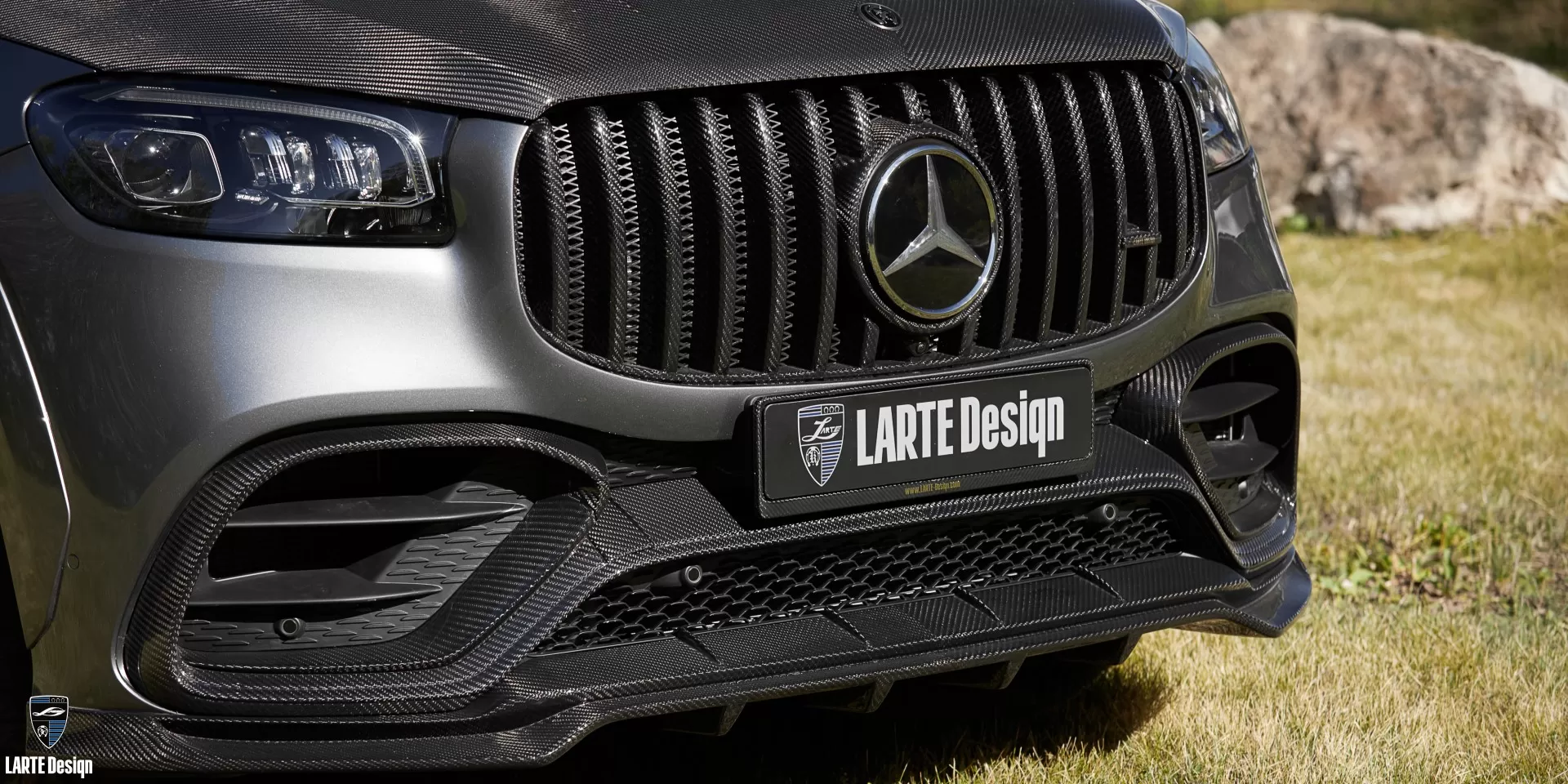 Panamericana-styled carbon front grille for Mercedes GLS 63 AMG X167 from LARTE Design