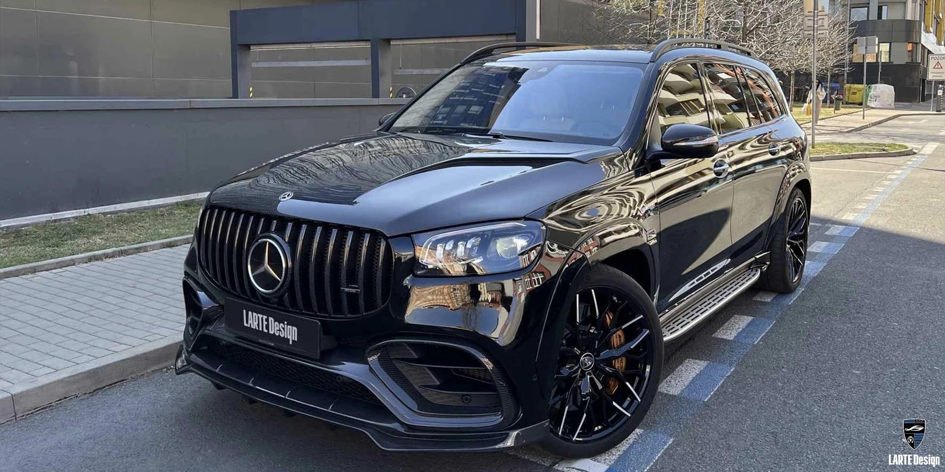 Bestellen Sie ein Karosserie-Kit für Mercedes Benz GLS 63 AMG 4MATIC+ Х167 M 177 DE 40 AL obsidianschwarz metallic