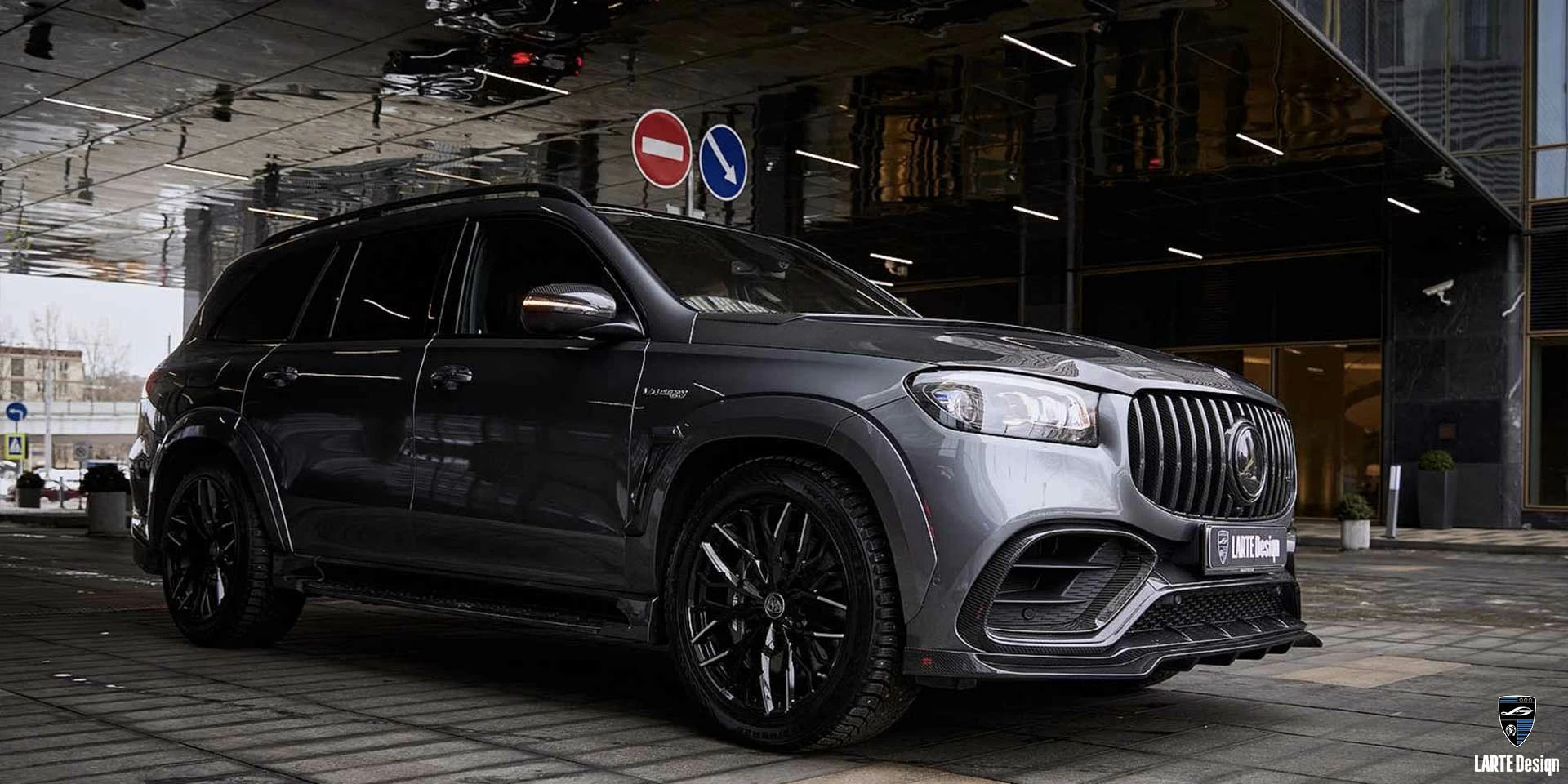 Einbau eines individuellen Body Kits für Mercedes-Benz GLS 63 AMG 4MATIC+ Х167 M 177 DE 40 AL Selenitgrau Metallic