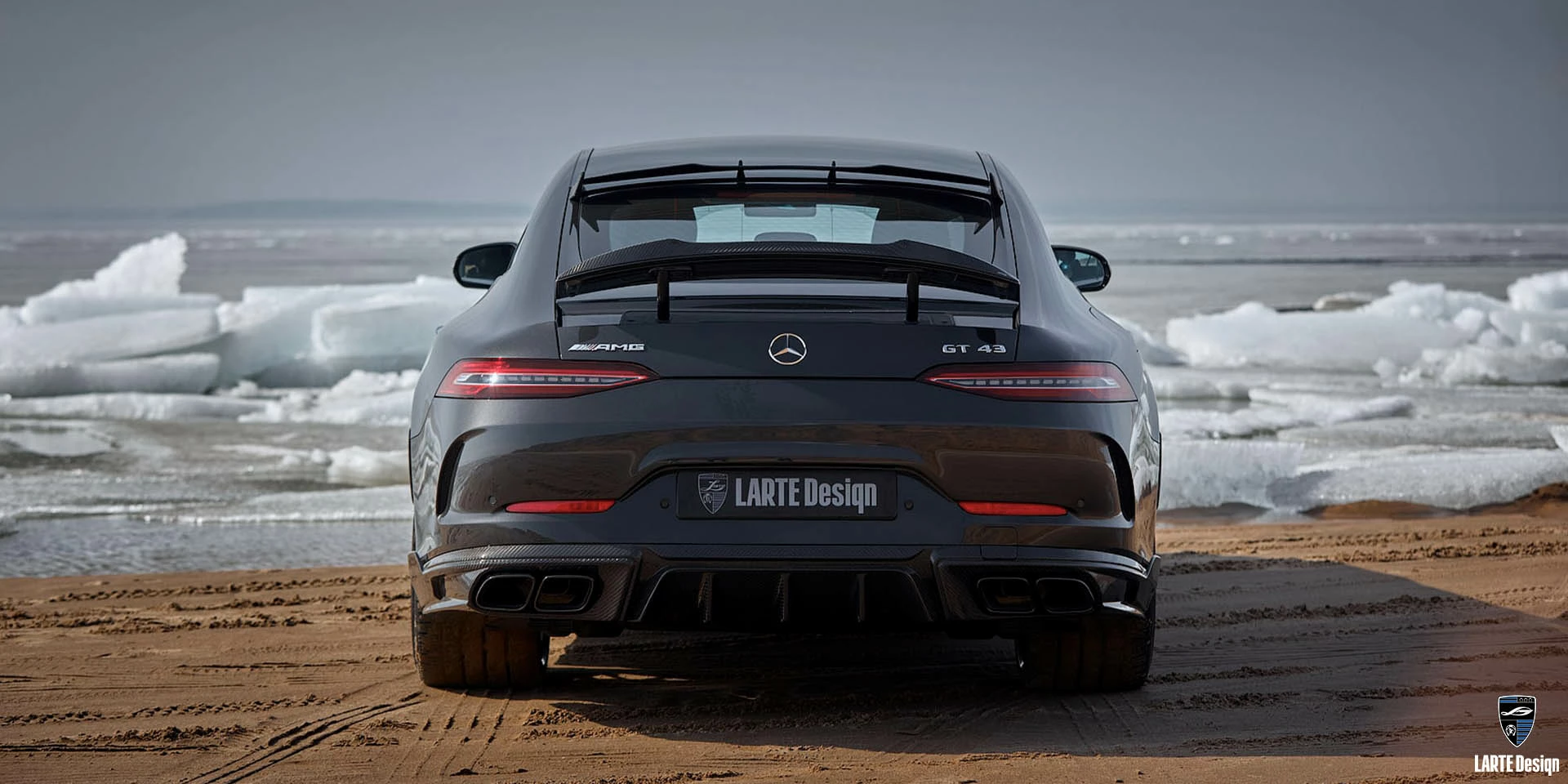 Bestellen Sie den aerodynamischen Anbaudiffusor für Mercedes-AMG GT 43 4MATIC+ X290 M 256 E30 DEH LA GR Obsidianschwarz Metallic