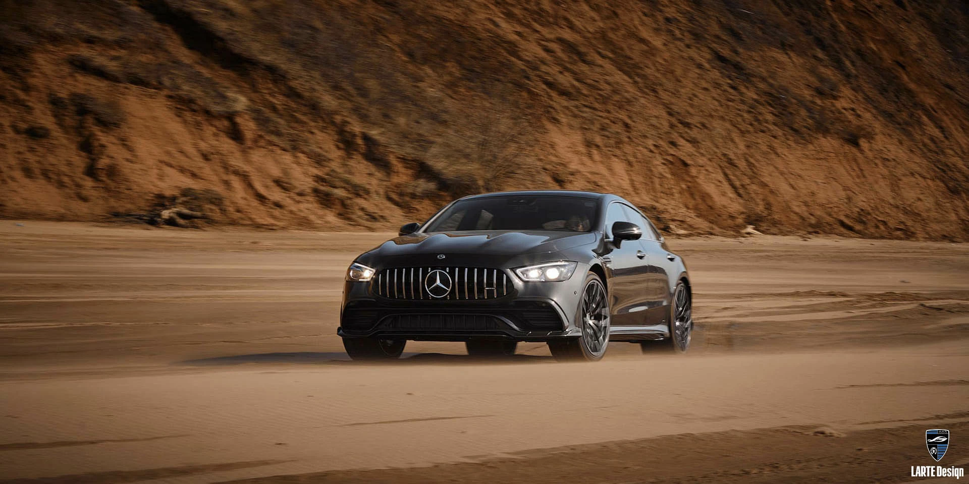 Kaufen Sie einen aerodynamischen Frontlippe aus Kohlefaser für den Mercedes-AMG GT 43 4MATIC+ X290 M 256 E30 DEH LA GR Obsidian Schwarz Metallic