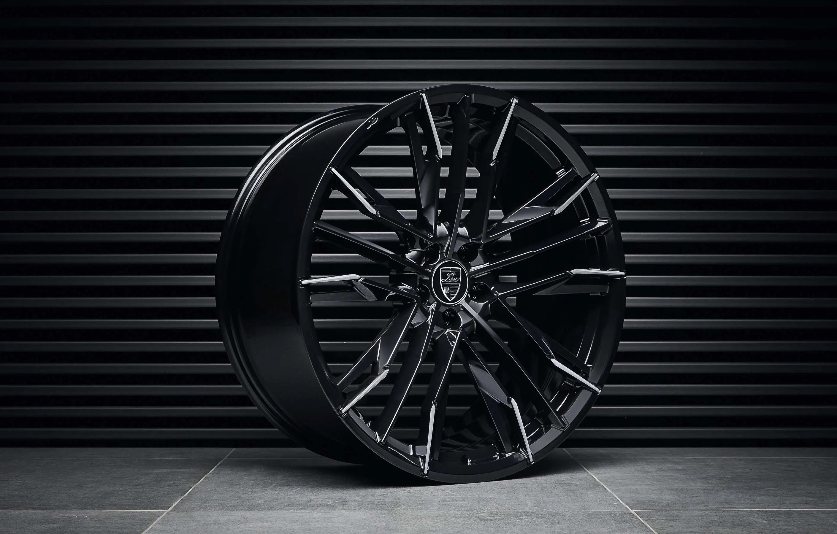 Wheels upgrade for the family car Mercedes GT AMG 63s X290 Facelift from LARTE Design