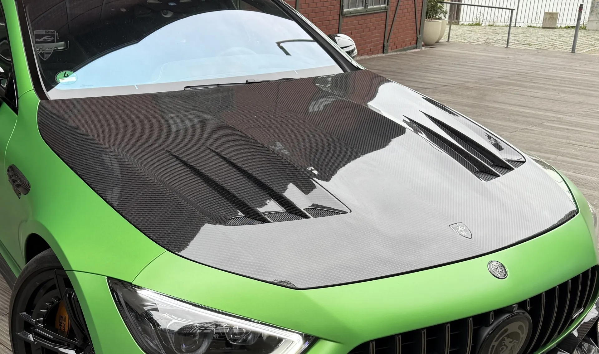 Carbon-Motorhaube Upgrade für den Luxuswagen Mercedes GT 63s AMG von LARTE Design