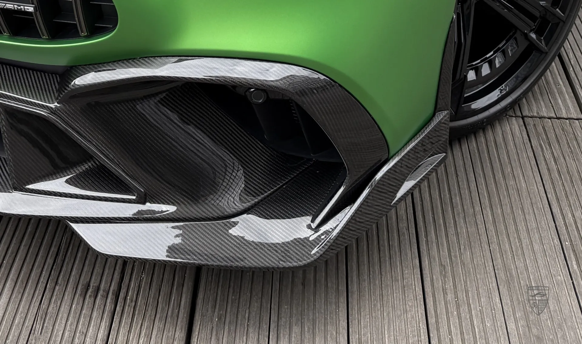 Carbon-Frontstoßstange Einsatz  für Ihren Mercedes GT 63s AMG im Erscheinungspaket von LARTE Design