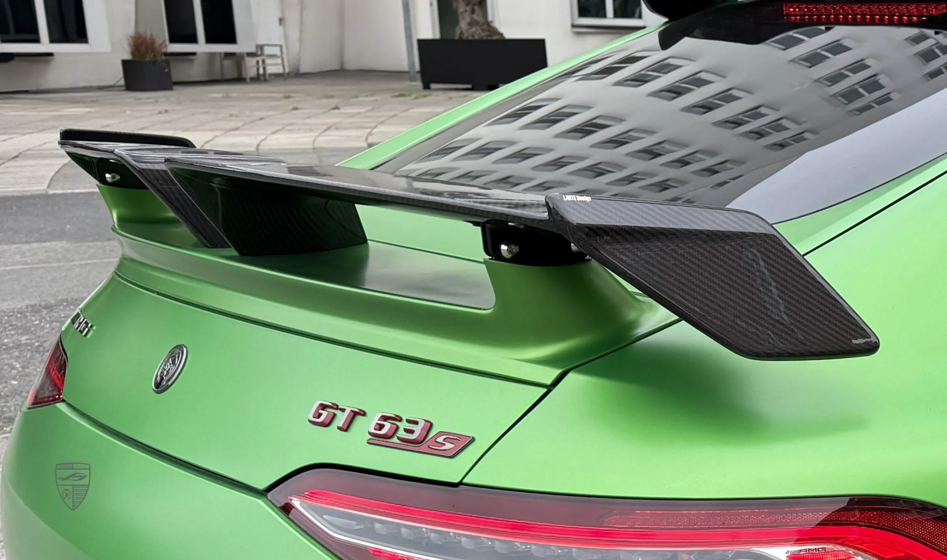 Carbon-Heckspoiler Upgrade für den Luxuswagen Mercedes GT 63s AMG von LARTE Design