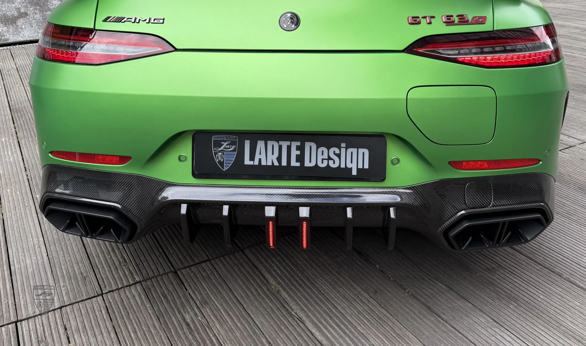 Carbon-Heckdiffusor Upgrade für den Luxuswagen Mercedes GT 63s AMG von LARTE Design