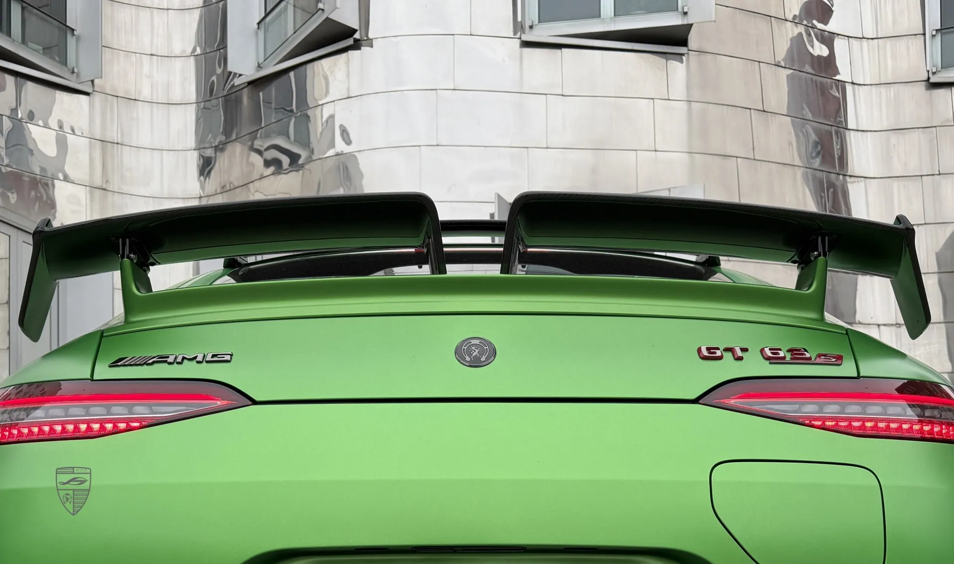 Carbon trunk spoiler upgrade for the luxury car Mercedes GT 63s AMG from LARTE Design
