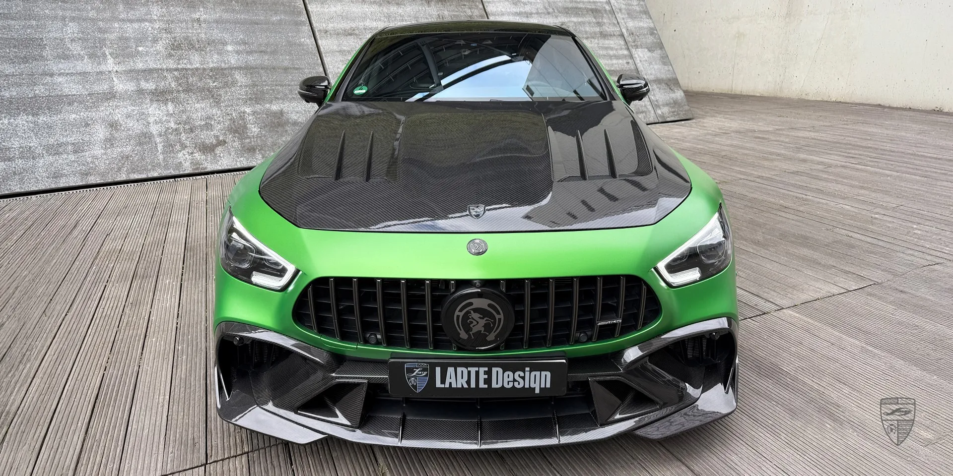 AMG GT 63 Carbon-Bodykit – Nahaufnahme der hochwertigen Carbon-Struktur