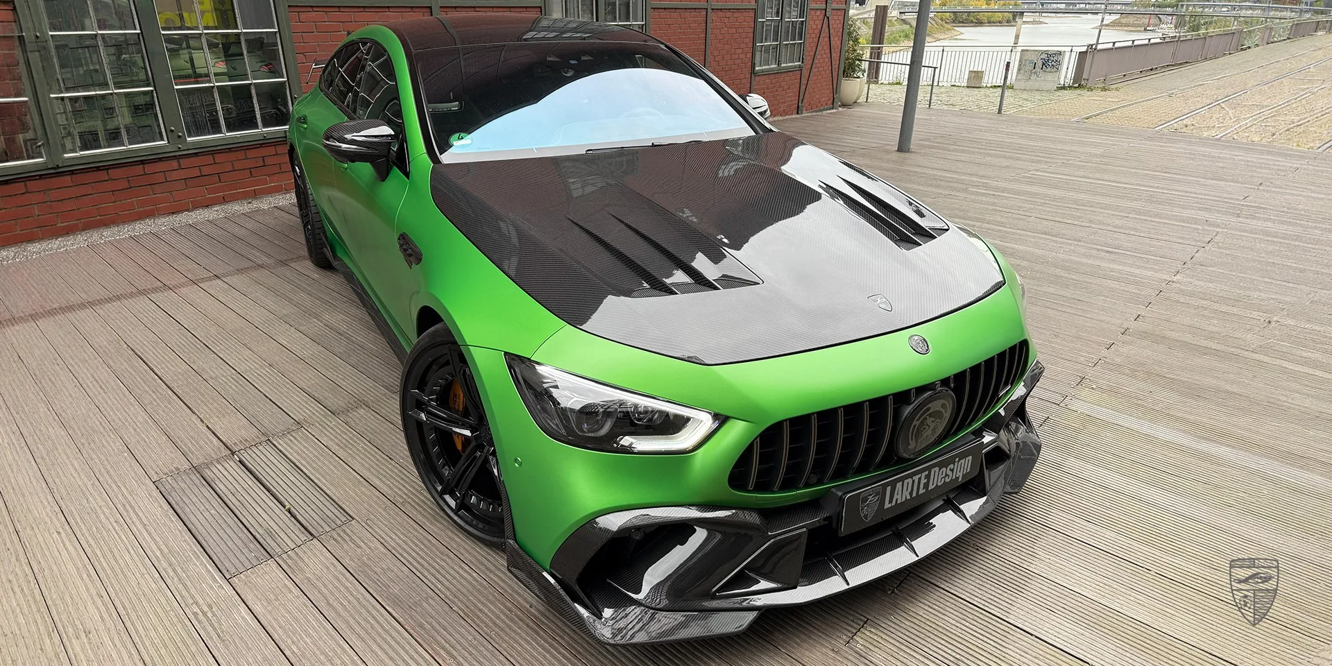 Carbon-Motorhaube AMG GT 63 – Premium-Haube mit funktionalen Lüftungsschlitzen und Carbon-Oberfläche