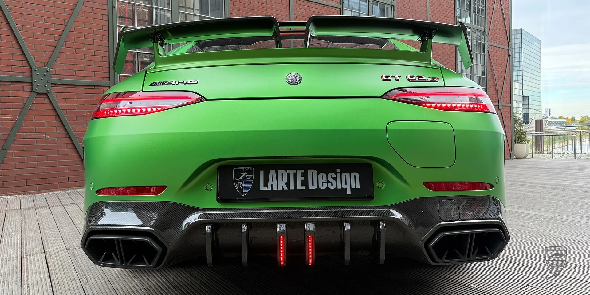 Kofferraumspoiler Mercedes GT 63 – Integrierter Spoiler als Teil des Luxus-Bodykits