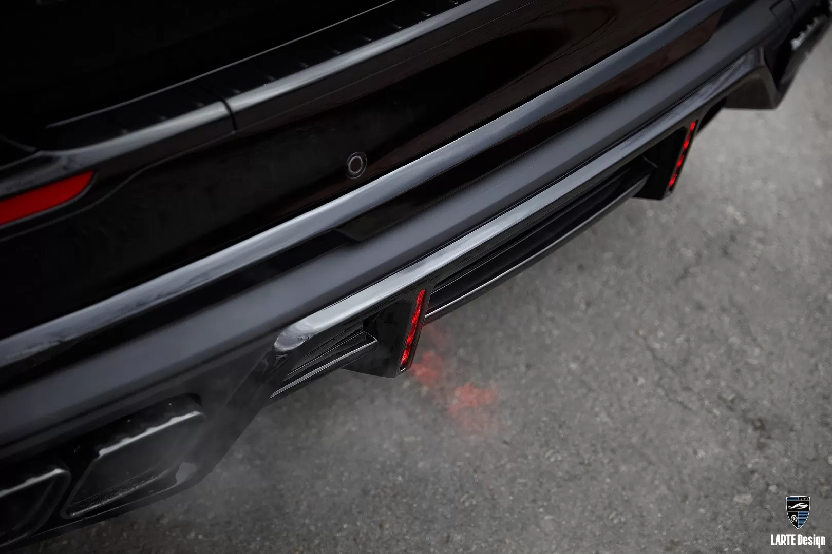 Rear diffuser with brake lights for Mercedes-Maybach GLS 600 X167 4MATIC M 176