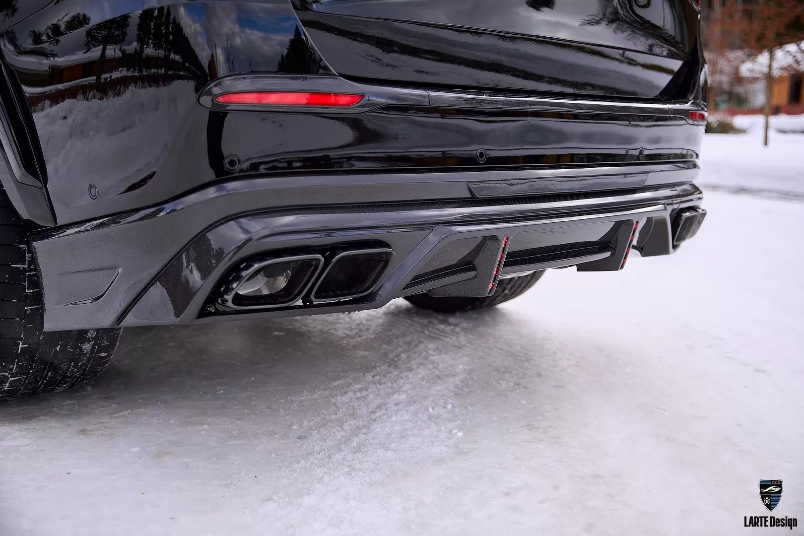 Carbon rear diffuser with tailpipe tips for Mercedes-Maybach GLS 600 X167 4MATIC M 176