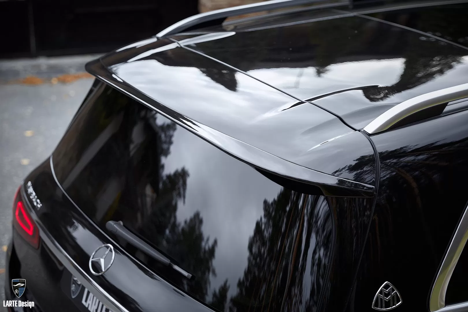 Sleek roof spoiler for Mercedes-Maybach GLS 600 X167 4MATIC M 176
