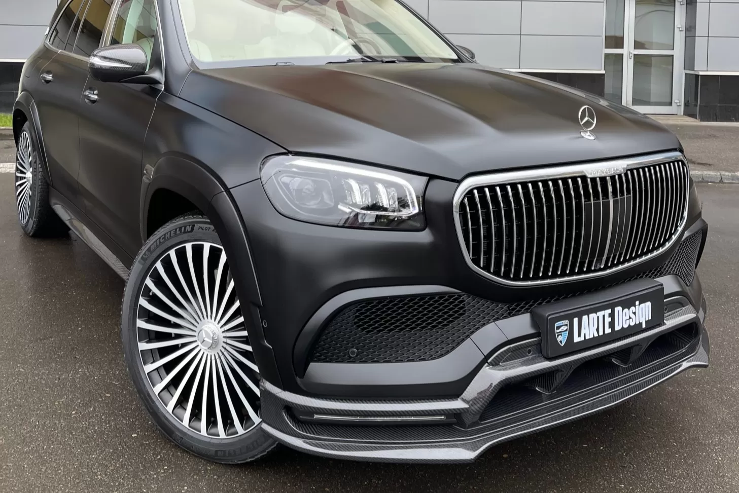 Illustration for Mercedes Maybach GLS 600 2019-2023 body kit review from Harry in Estonia