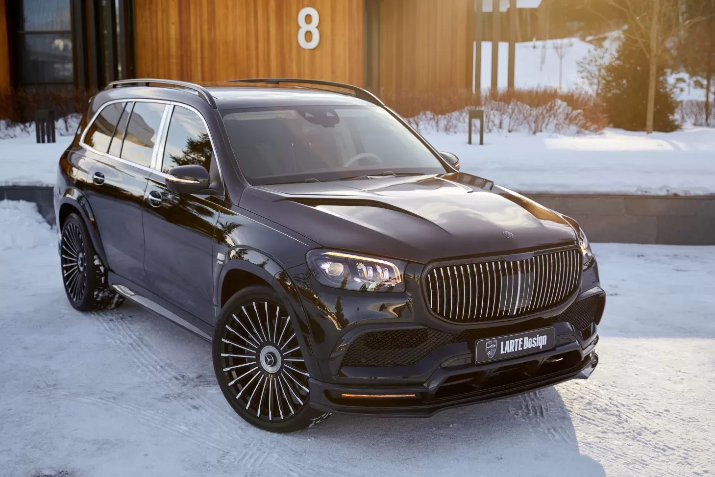 Illustration for Mercedes Maybach GLS 600 2019-2023 body kit review from Joshua in Finland