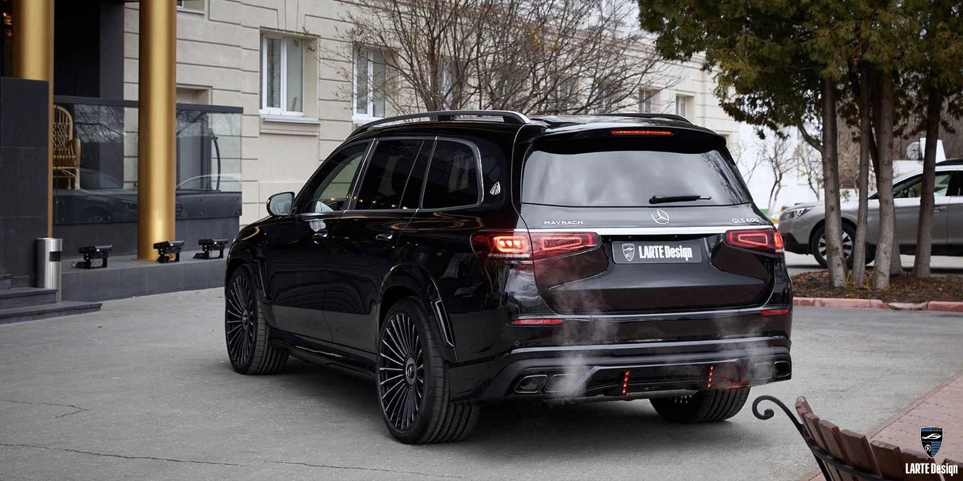 Paket mit aerodynamischem Add-on-Diffusor für Mercedes-Maybach GLS 600 4MATIC Х167 M 176 Obsidian Schwarz Metallic