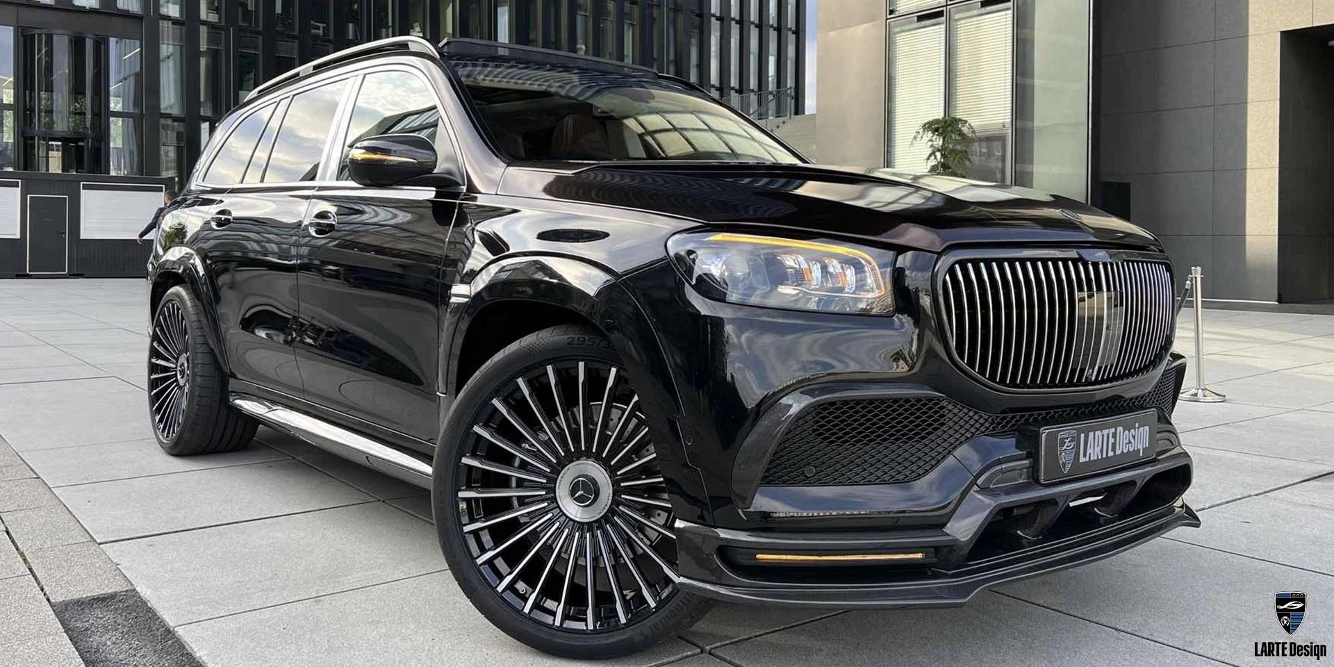 Kaufen Sie das Bodykit 2024 für den Mercedes-Maybach GLS 600 4MATIC X167 M 176 Obsidianschwarz metallic