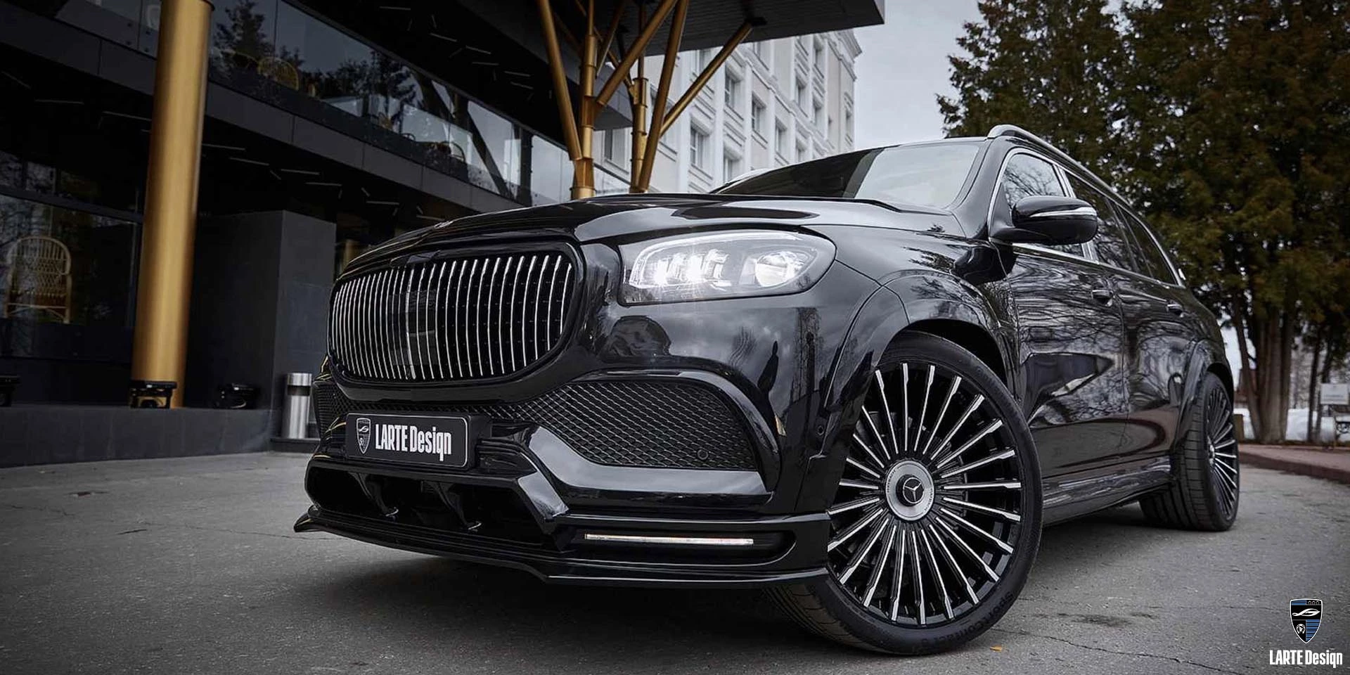 Holen Sie sich Kohlefaser-Seitenschweller für Mercedes-Maybach GLS 600 4MATIC X167 M 176 Obsidianschwarz metallic