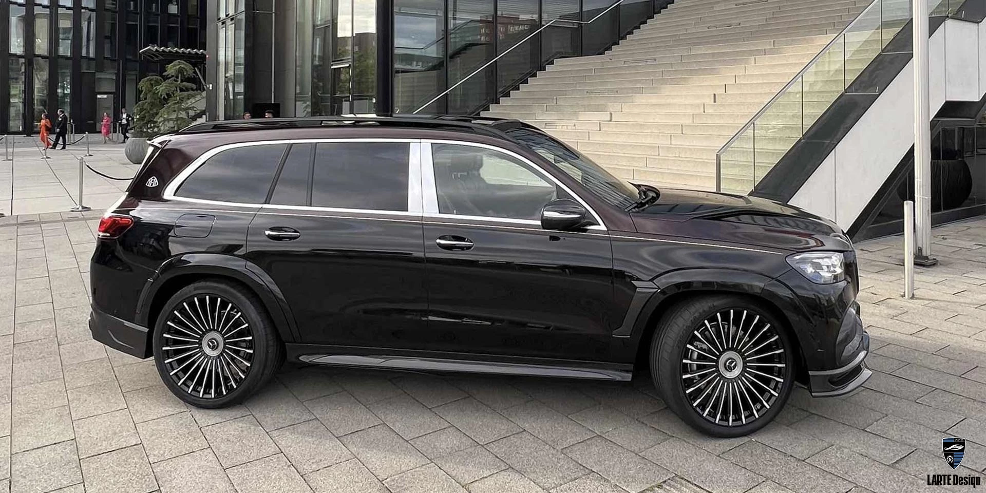 Preis für Tuning für Mercedes-Maybach GLS 600 4MATIC Х167 M 176 Obsidian Schwarz Metallic  2023.