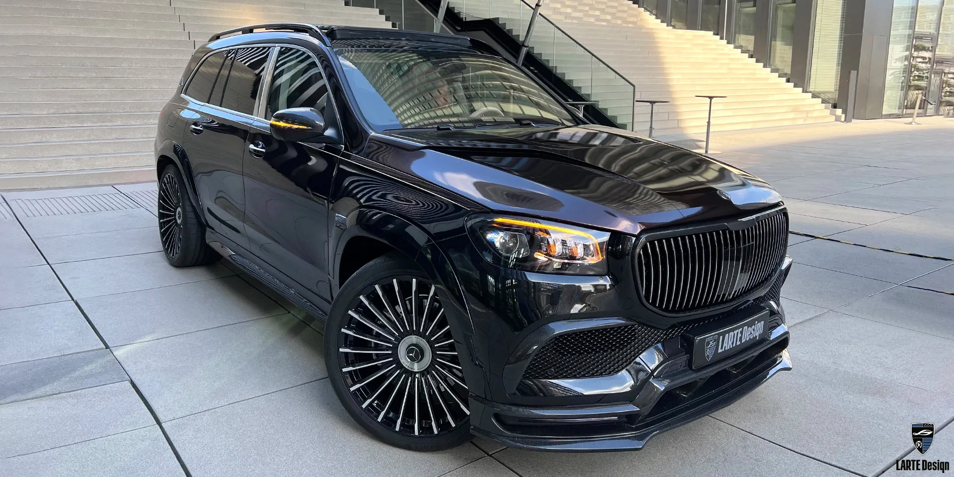 Preis für eine Kohlefaser-Motorhaube für den Mercedes-Maybach GLS 600 4MATIC Х167 M 176 in Obsidian Schwarz Metallic 2023 2024 2025