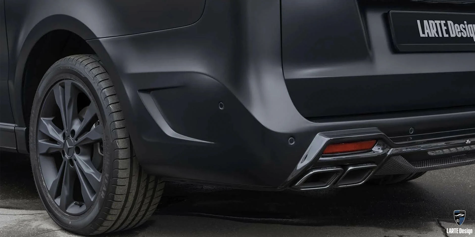 Erwerben Sie Auspuffblenden aus Carbonfaser für Mercedes-Benz V-Klasse W447 Obsidian Schwarz Metallic V 250 d EL AVG Comfort 4Matic