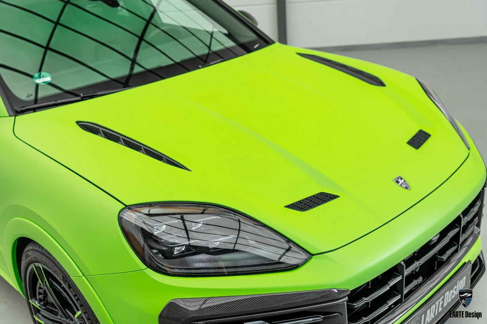 Weather-resistant Porsche Cayenne Coupe S hood designed for top vehicle performance and style.