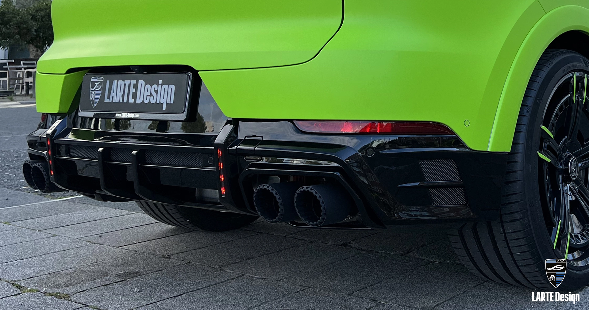 Premium rear diffuser for Porsche Cayenne Coupe, enhancing performance and style.