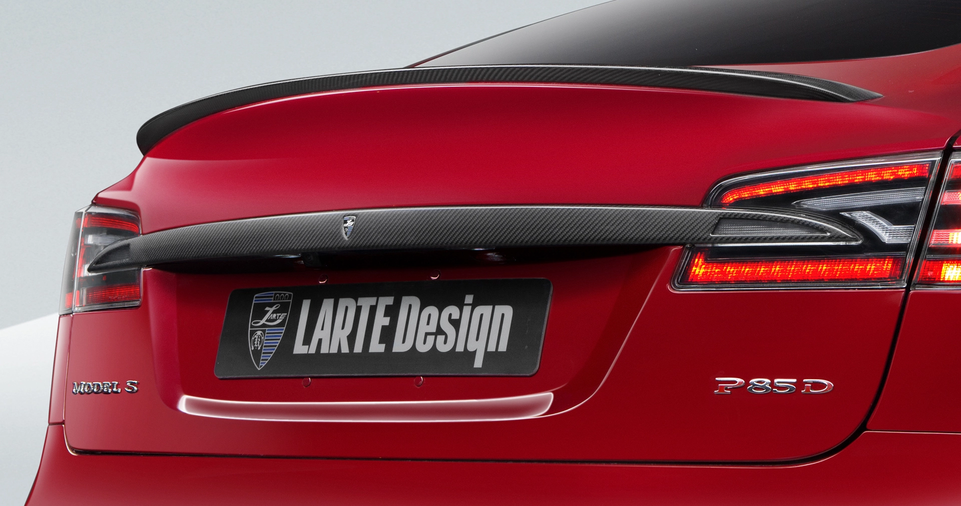 Fordern Sie einen Spoiler aus Kohlefaser für den Kofferraum des Tesla Model S P85D 2013/2014/2015 an