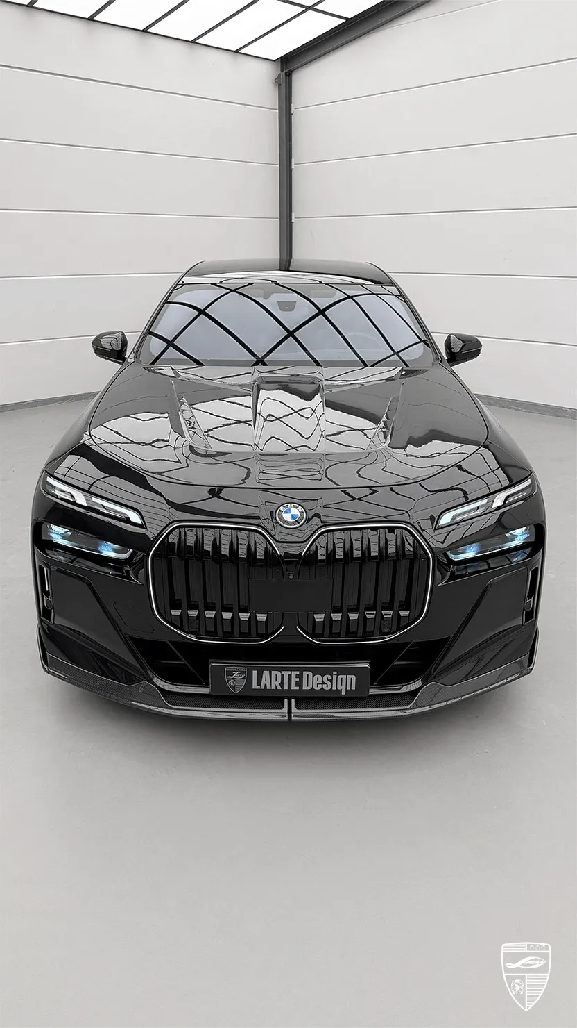BMW 7er Luxuslimousine in Schwarz mit individuellem Exterieur Frontdesign