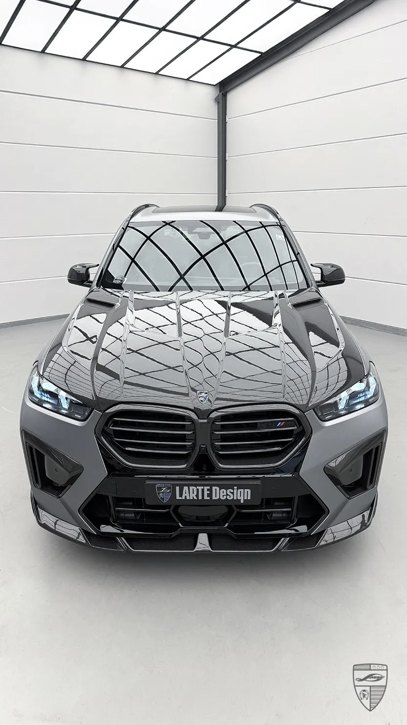 2025 BMW X5M Facelift Frontansicht mit Custom Exterieur Styling und Performance SUV Design