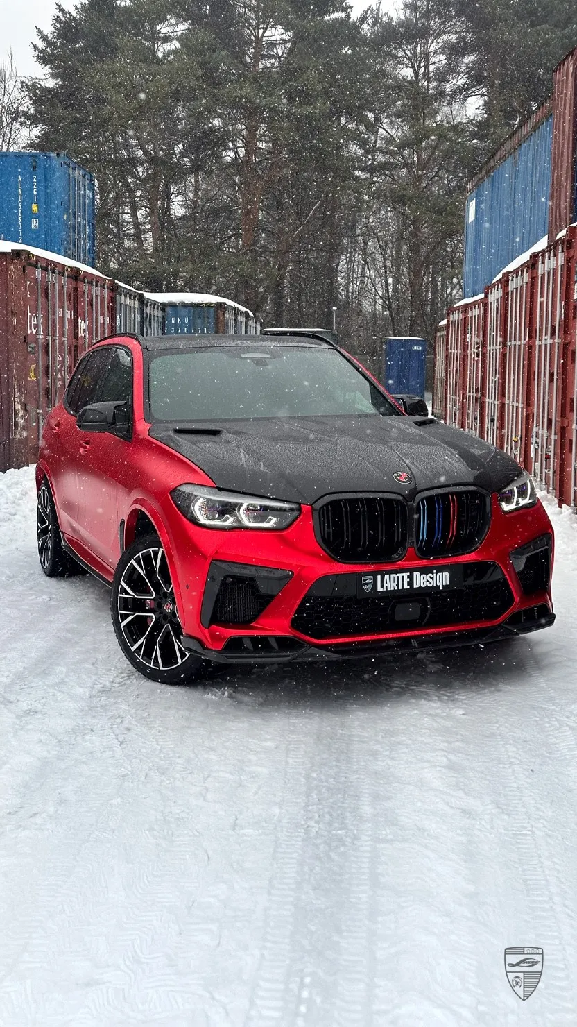 Red BMW X5M front view with body kit by Larte Design