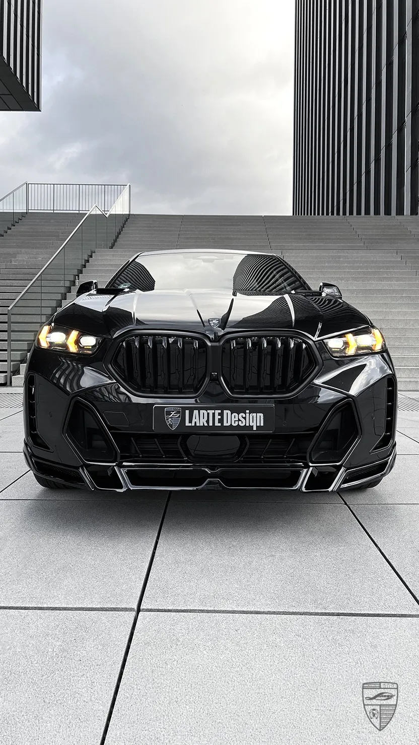 BMW X6 in Schwarz mit individuellem Exterieur-Styling und modernem Coupé-SUV-Look