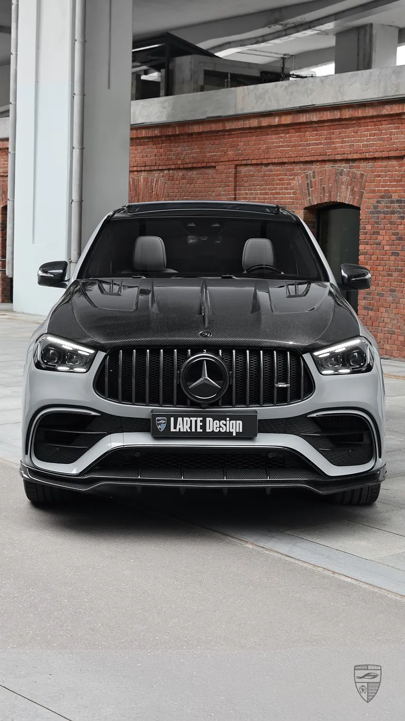 Mercedes-AMG GLE front view with widebody kit by Larte Design